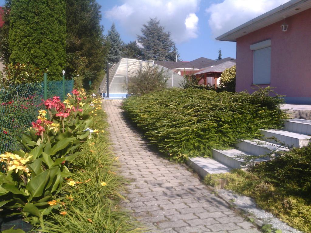 Feszek Apartmanhaz Vonyarcvashegy Εξωτερικό φωτογραφία