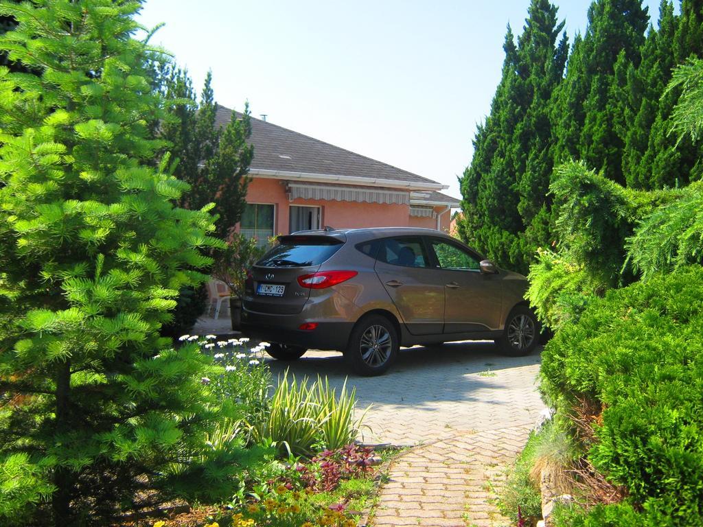 Feszek Apartmanhaz Vonyarcvashegy Εξωτερικό φωτογραφία
