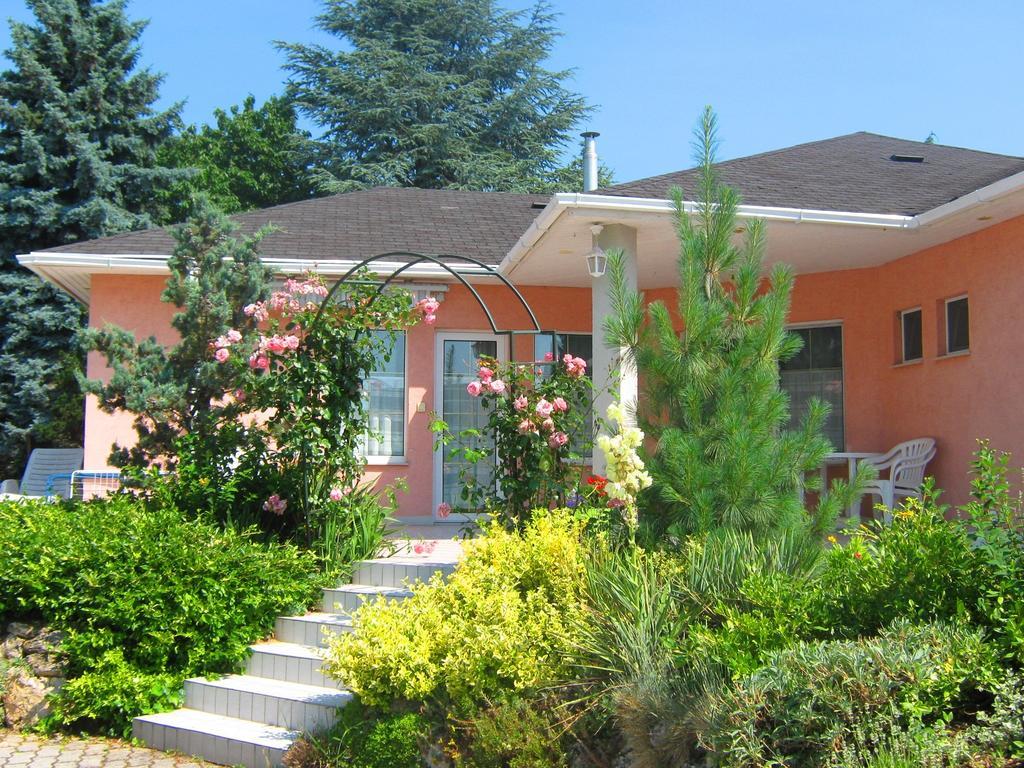 Feszek Apartmanhaz Vonyarcvashegy Εξωτερικό φωτογραφία