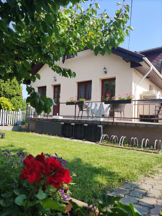 Feszek Apartmanhaz Vonyarcvashegy Εξωτερικό φωτογραφία